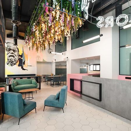 Colors Hotel Атина Екстериор снимка