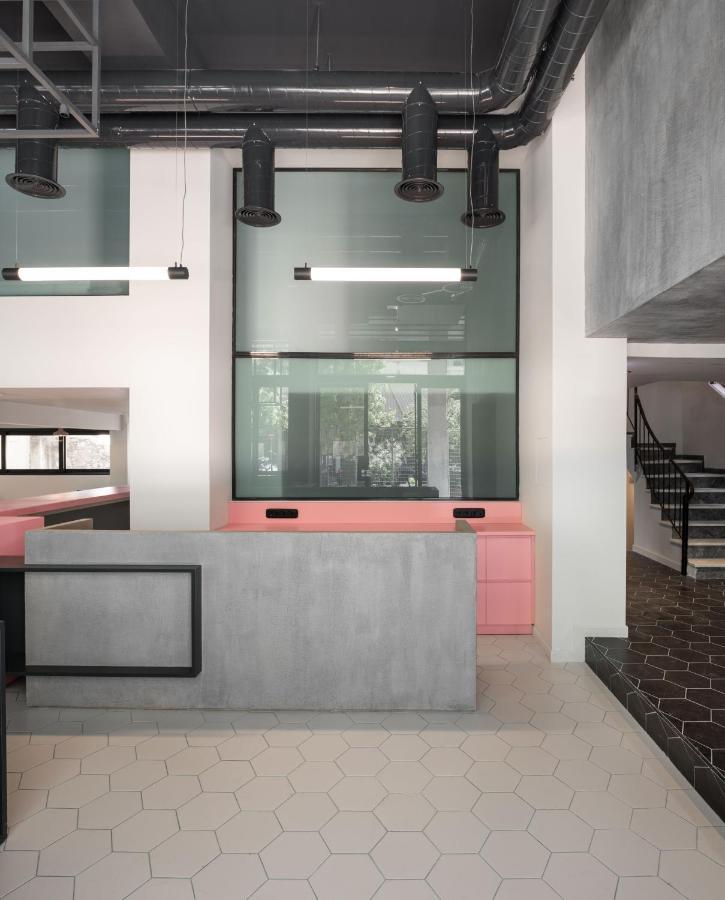 Colors Hotel Атина Екстериор снимка