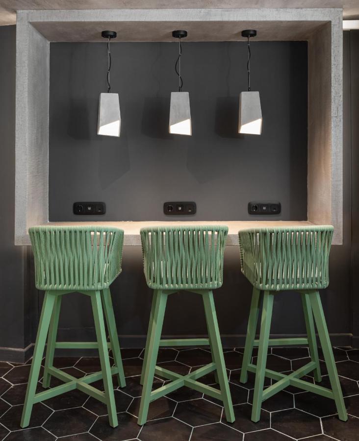 Colors Hotel Атина Екстериор снимка