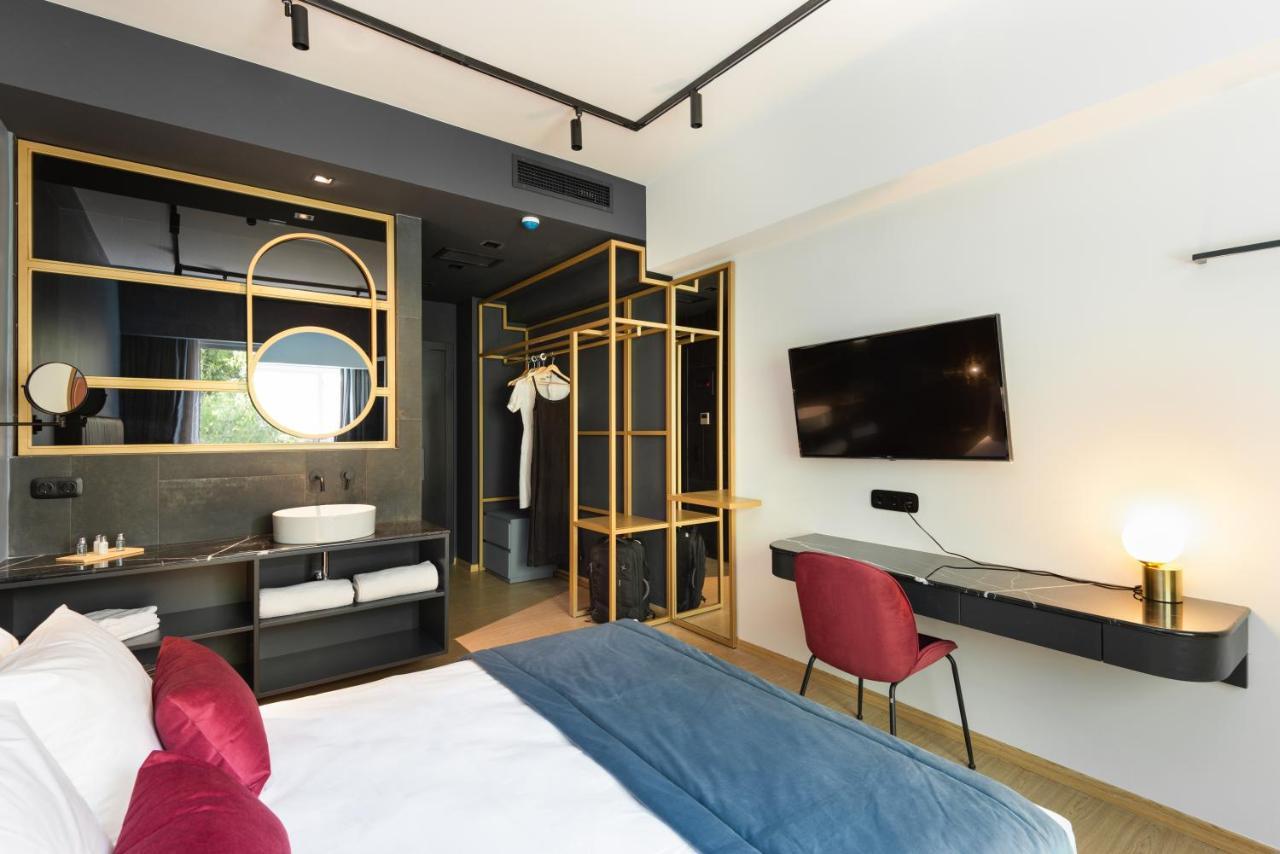 Colors Hotel Атина Екстериор снимка