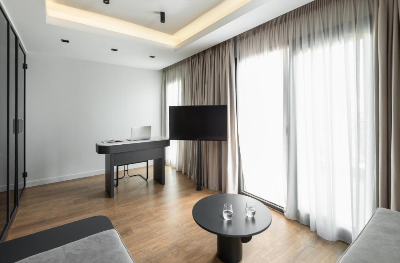 Colors Hotel Атина Екстериор снимка