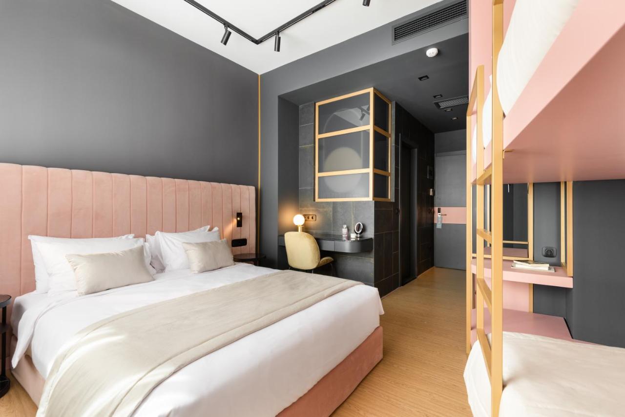 Colors Hotel Атина Екстериор снимка