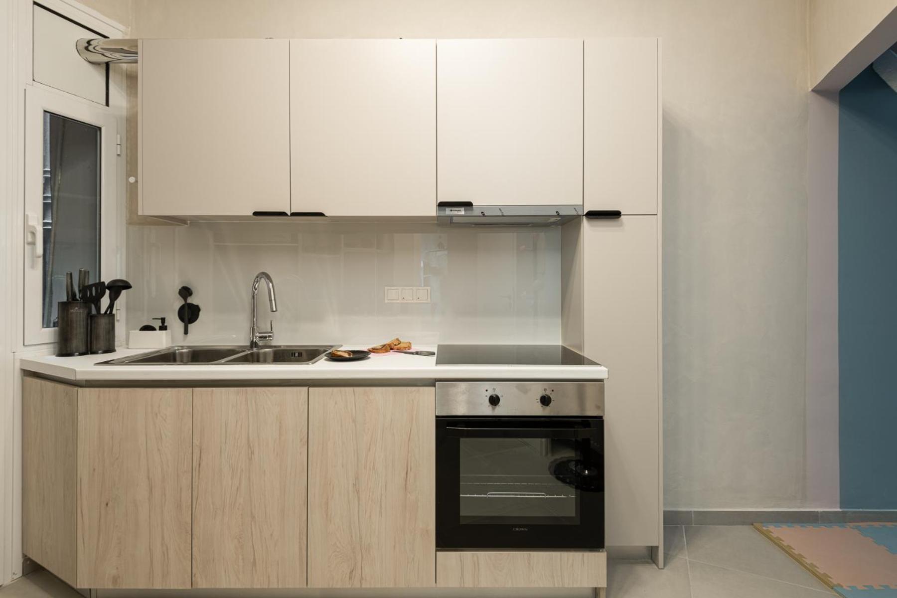 Colors Hotel Атина Екстериор снимка