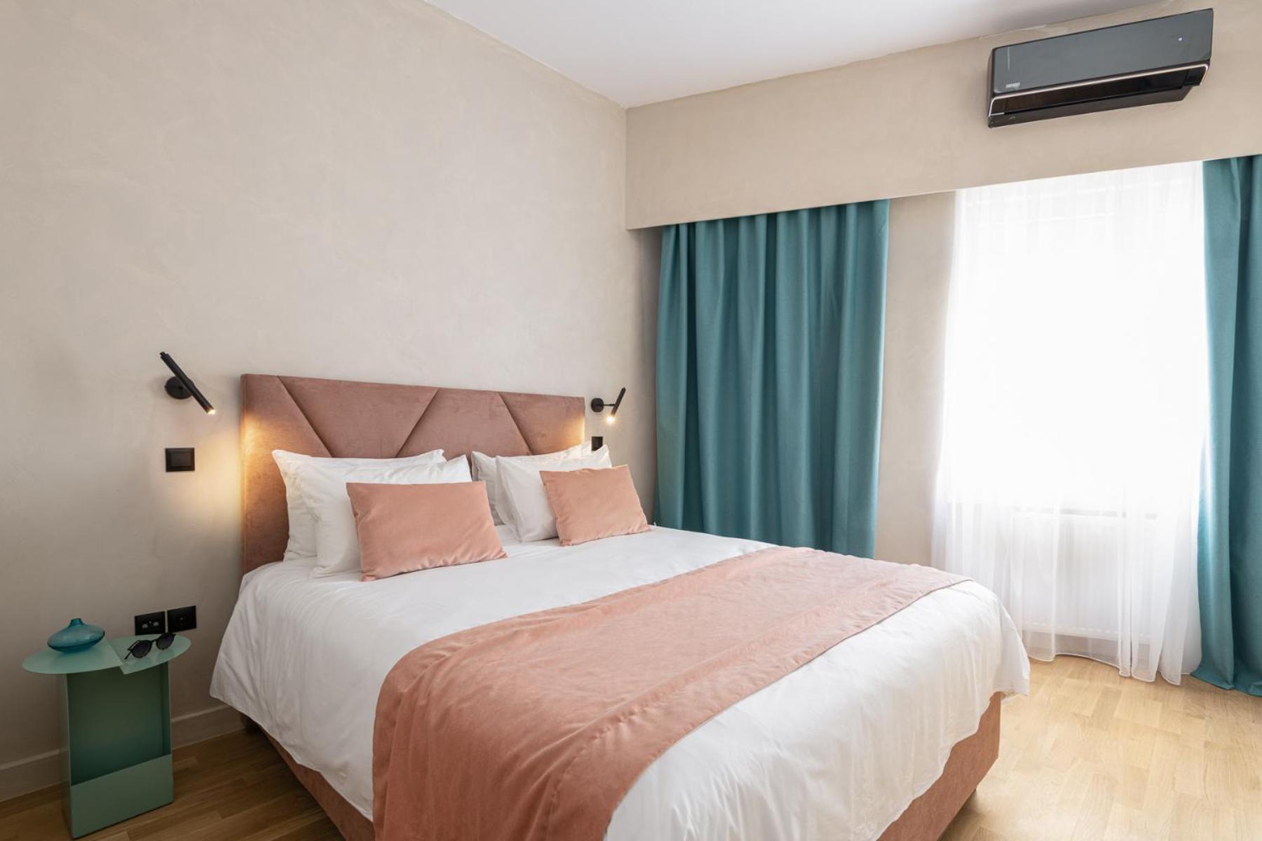 Colors Hotel Атина Екстериор снимка