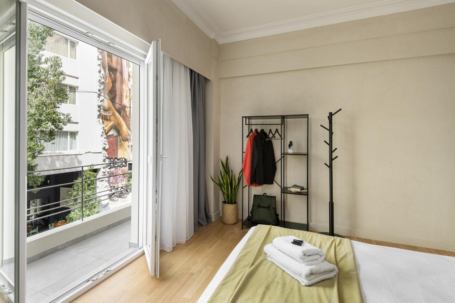 Colors Hotel Атина Екстериор снимка